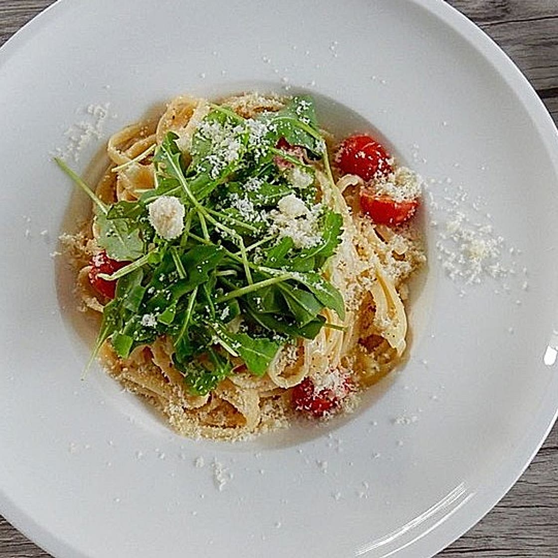 Tagliatelle in Weißwein Sahne mit Cocktailtomaten