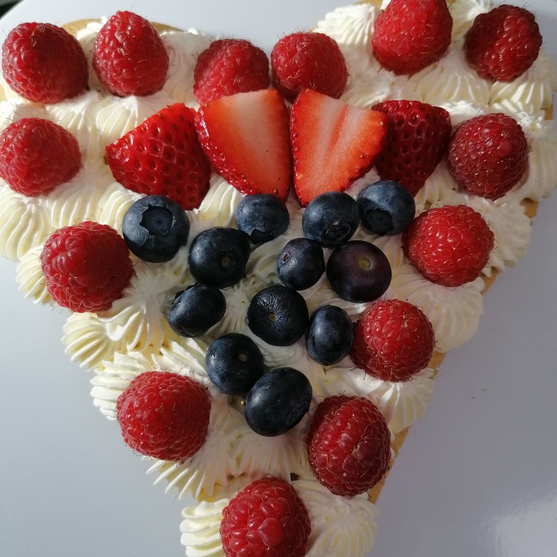 Valentine's Berry cake 💗!