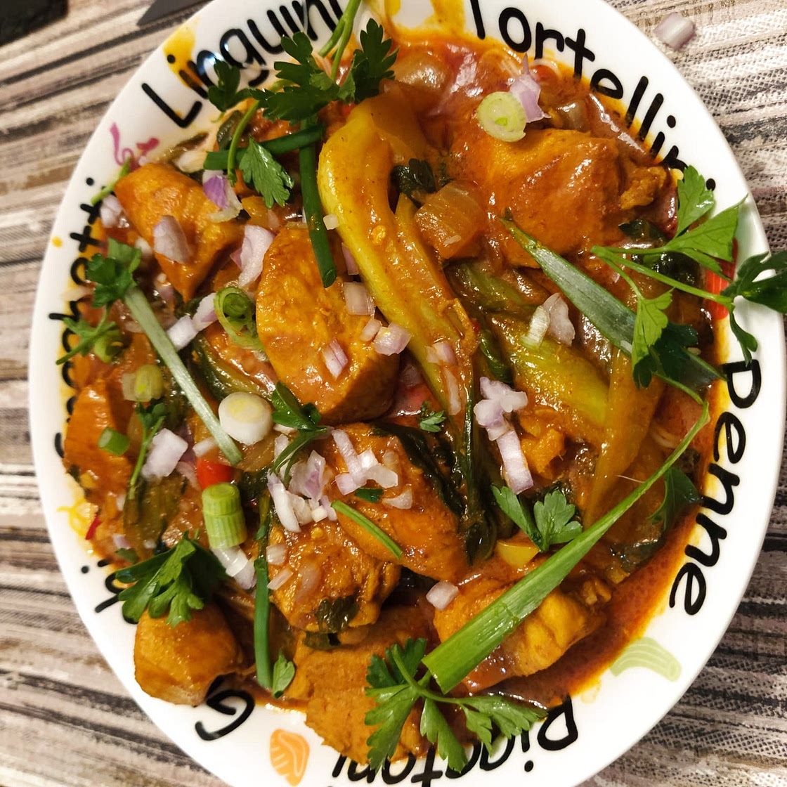 30 Minute Creamy Thai Turmeric Chicken and Noodles