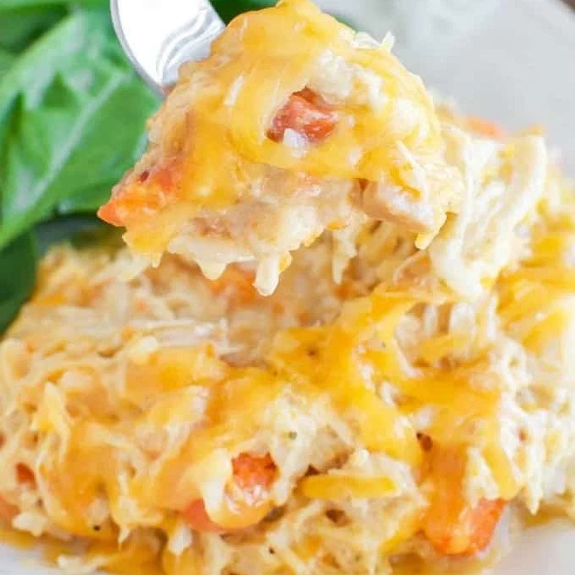 Easy Cheesy Slow Cooker Chicken and Rice