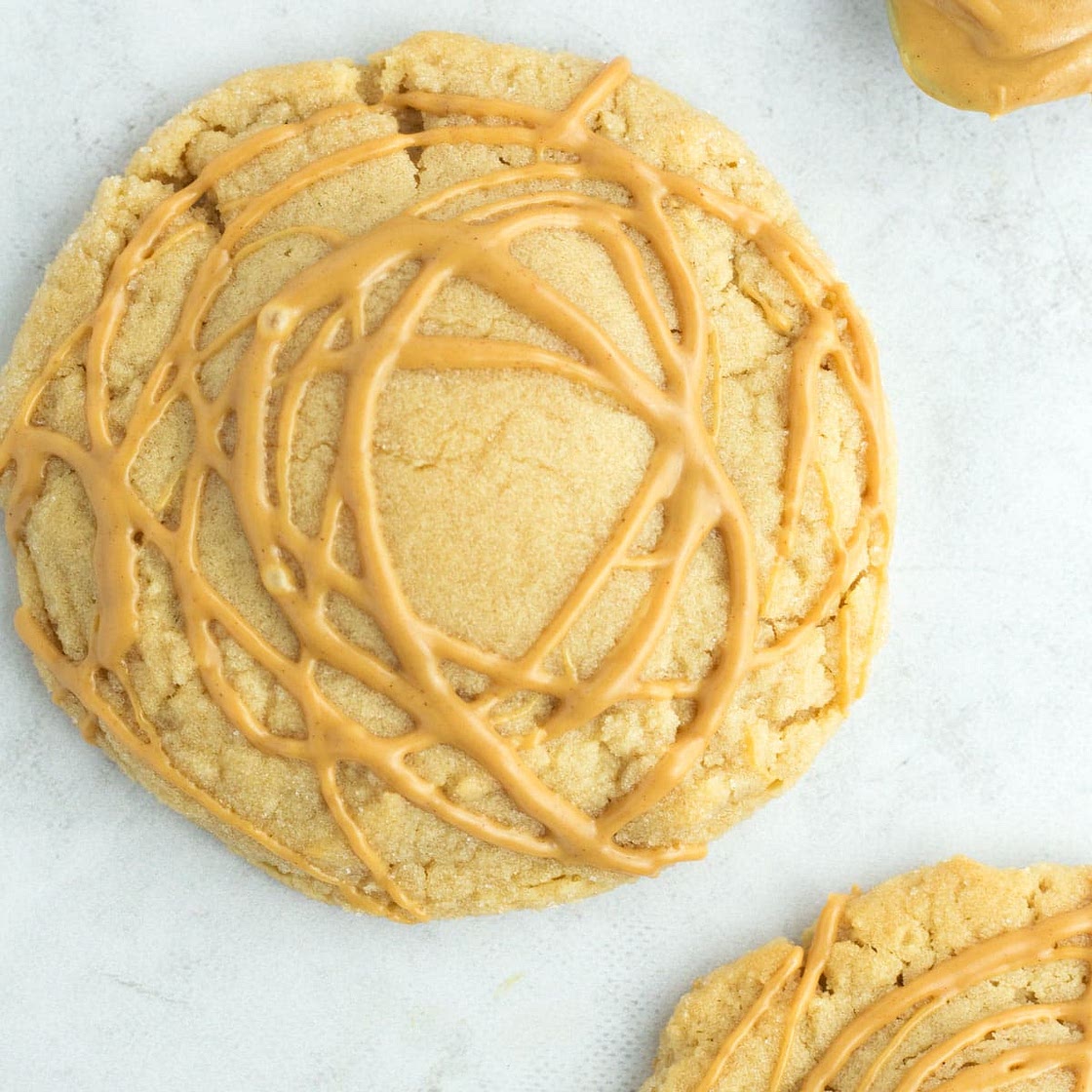 Crumbl 🙀 Ultimate Peanut Butter Cookie 