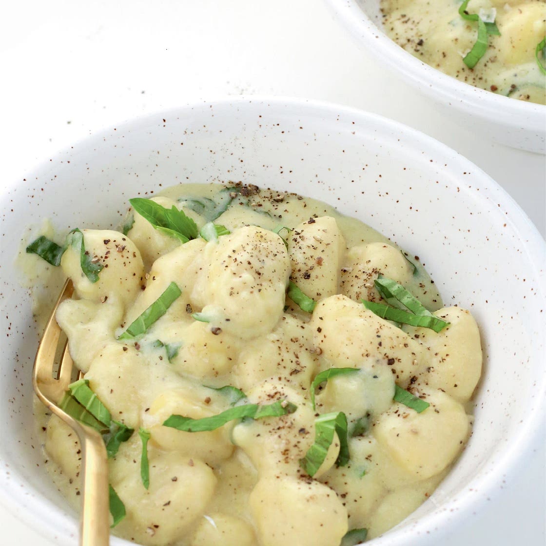 10-INGREDIENT CREAMY BASIL GNOCCHI