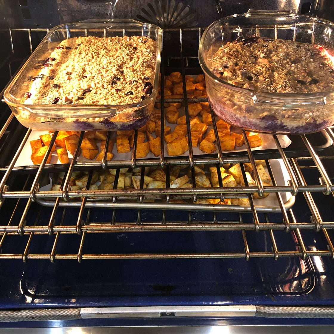 Baked Oatmeal with Blueberries and Bananas