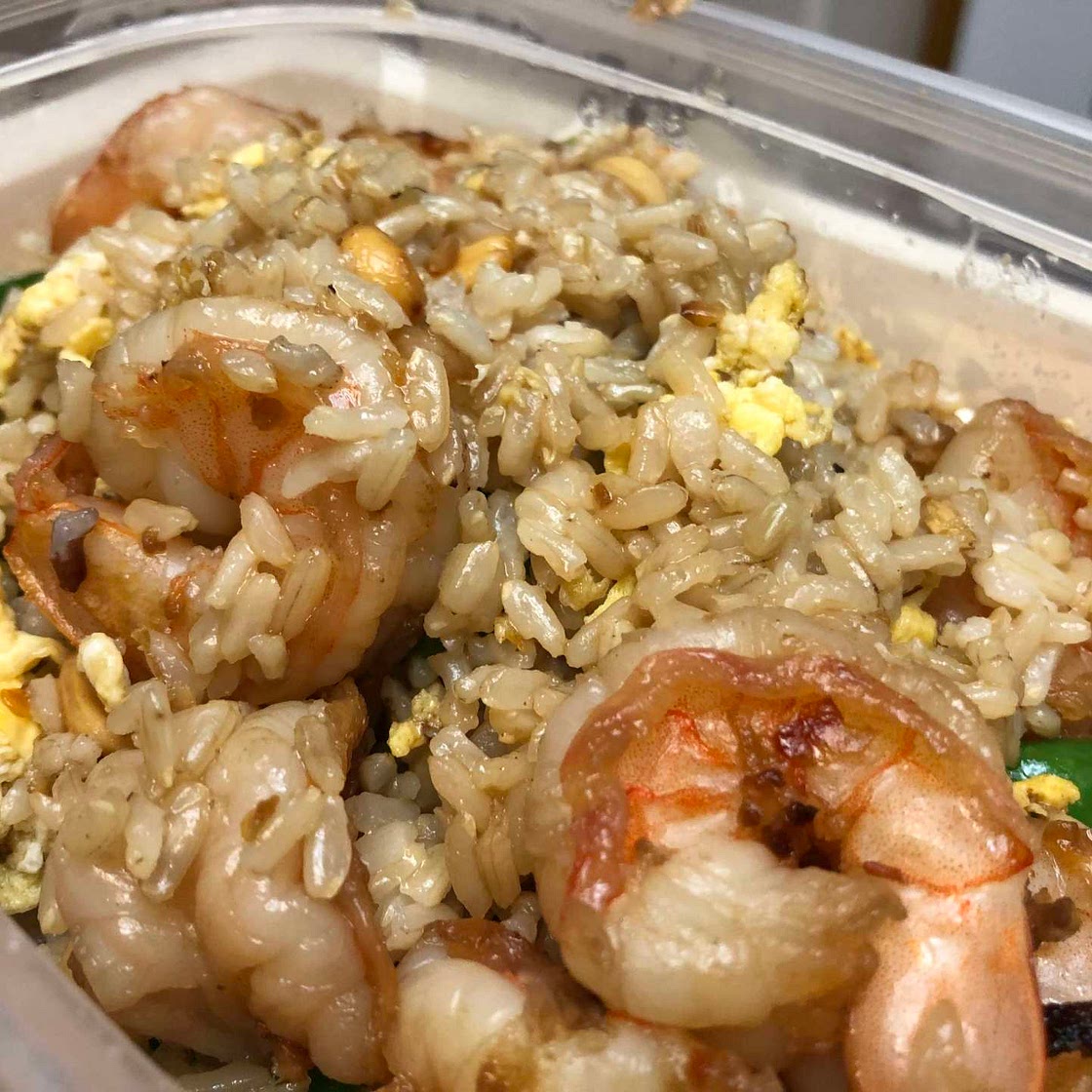 Quick fried brown rice with shrimp and snap