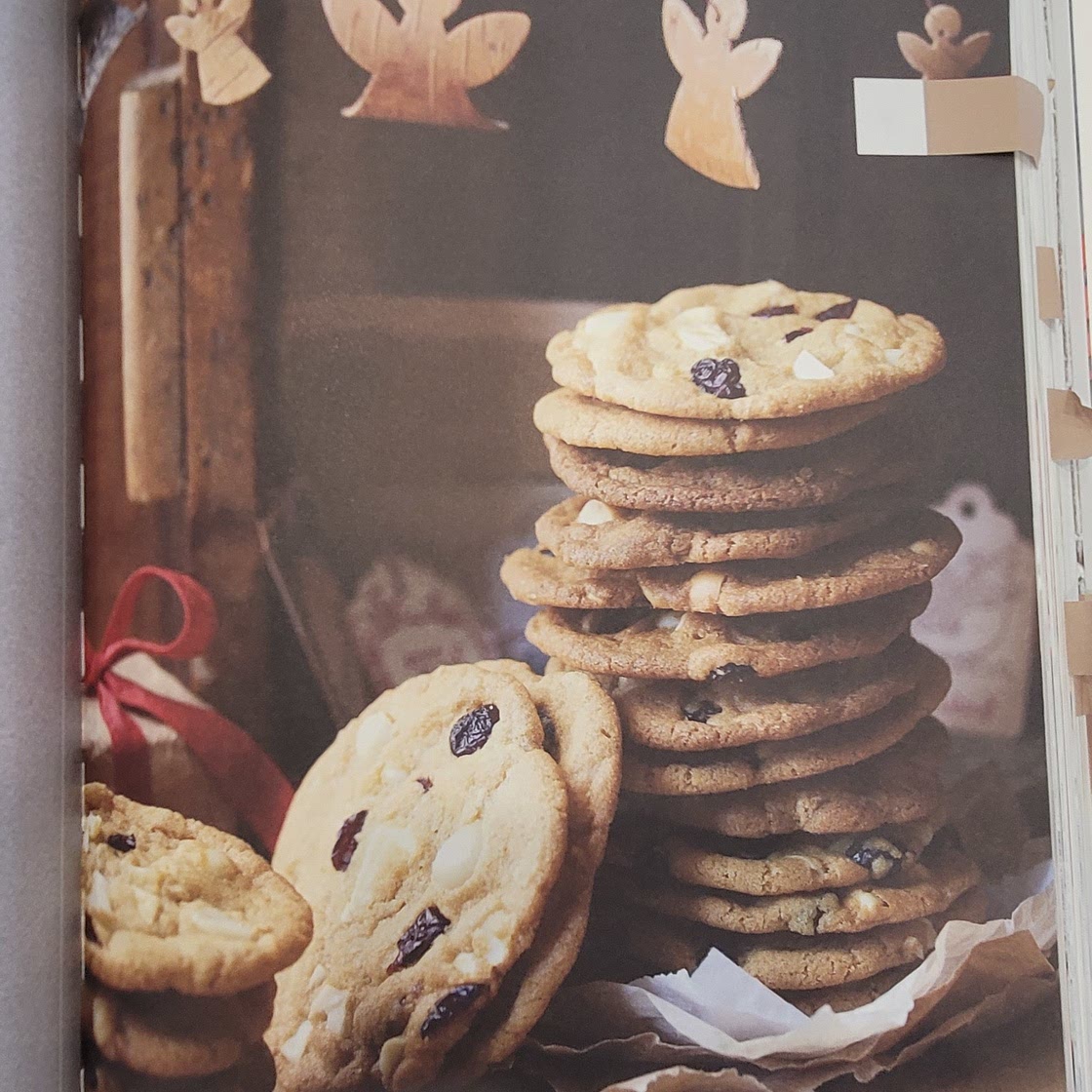 Giant Macadamia, White Chocolate & Cranberry Cookies