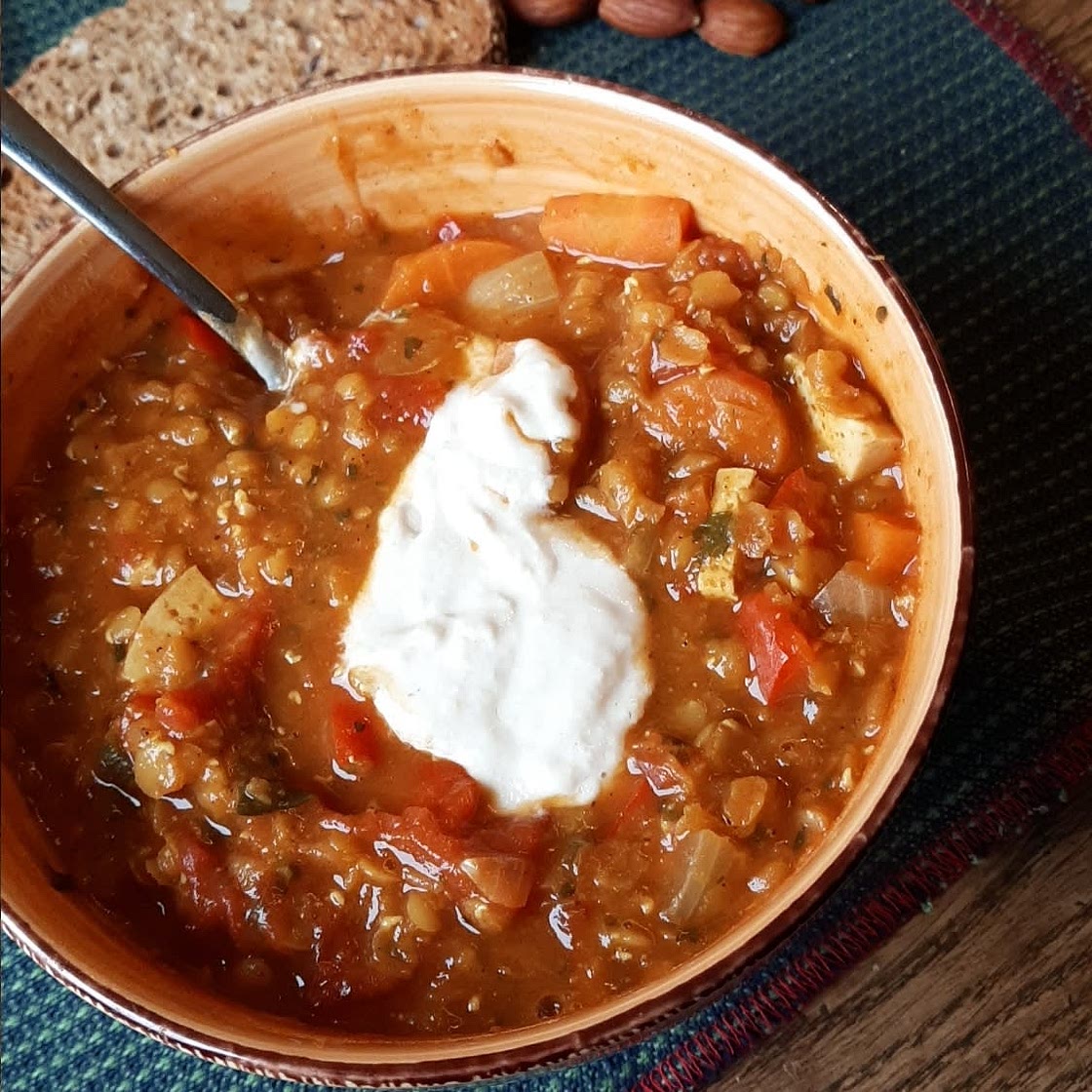 Linsensuppe mit Tahini