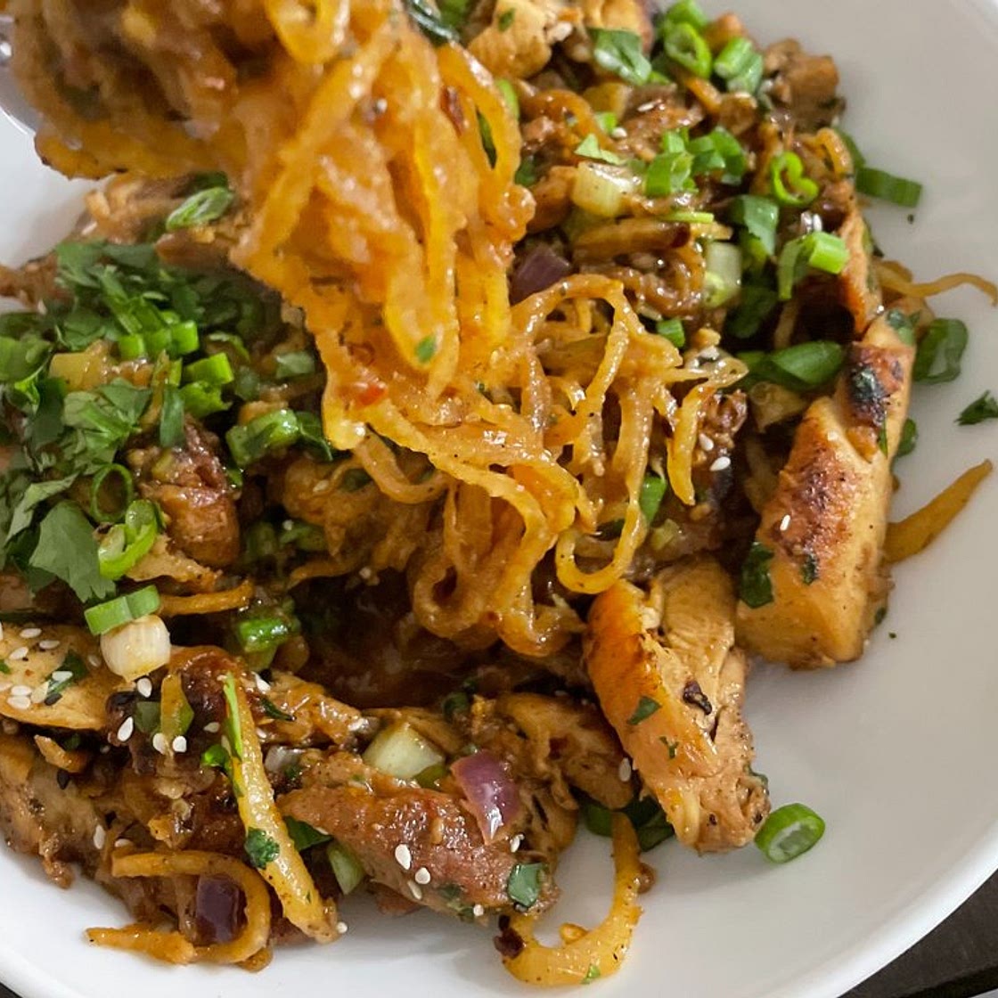 [Paleo, Whole30] Spicy Garlic Daikon Noodles with Chicken — Bottomless Chef