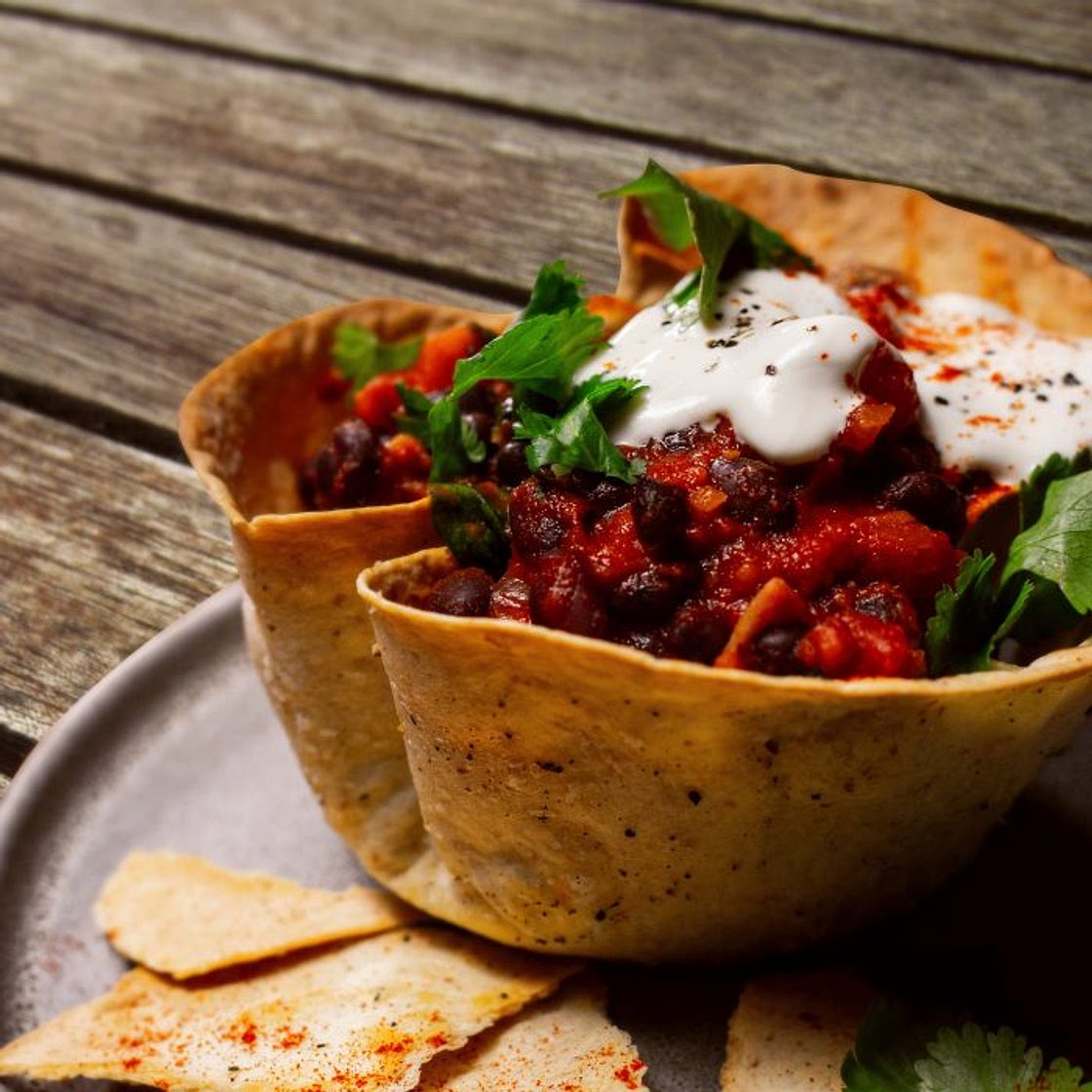 Sweet Potato And Black Bean Chilli Bowls | Deli Kitchen