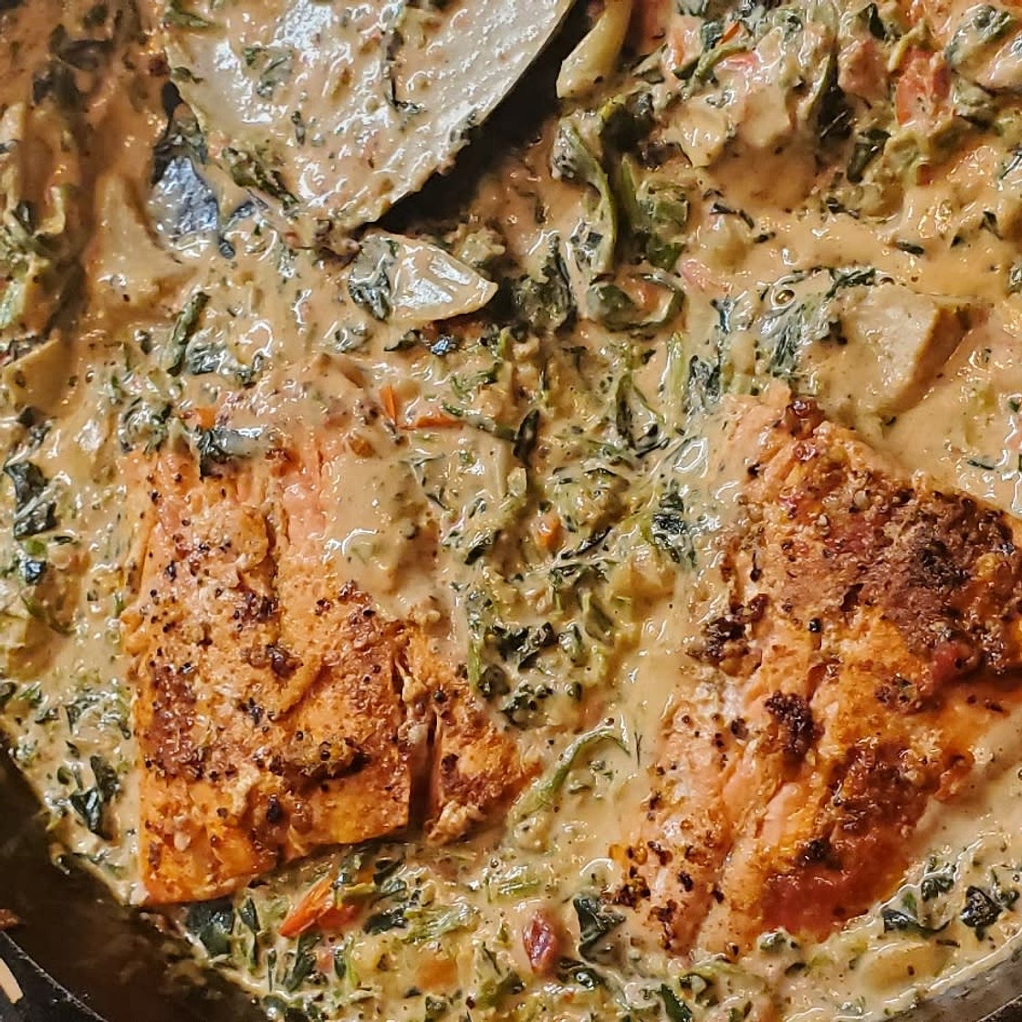 One-Pan Spinach and Artichoke Salmon with Tomatoes