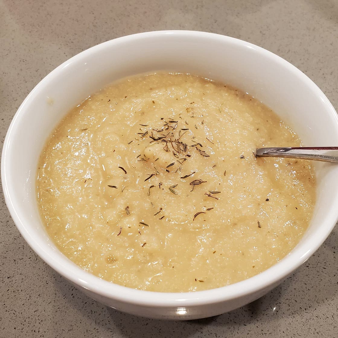 Creamy Cauliflower Soup (Vegan)