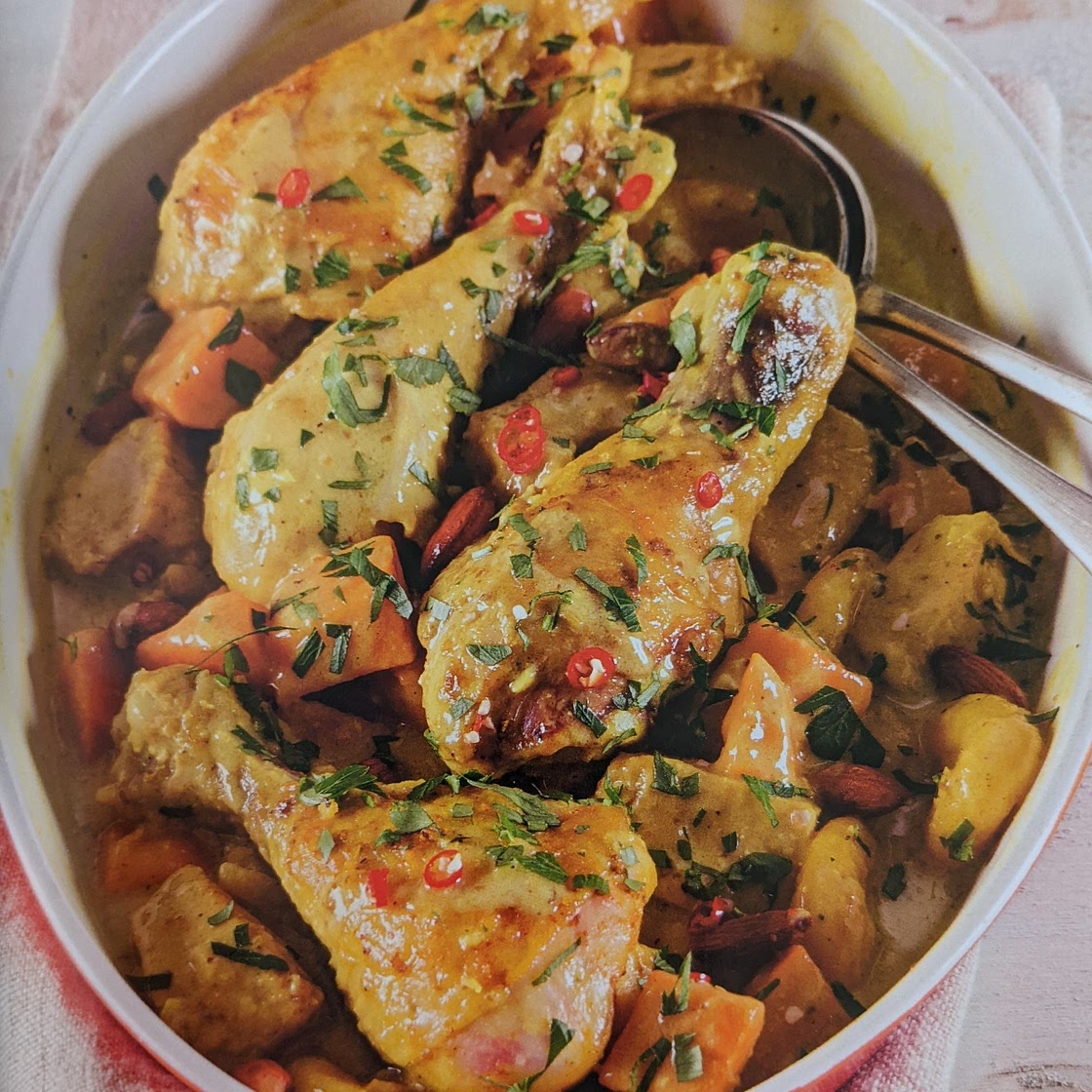 Curry au poulet, aux patates douces et aux abricots