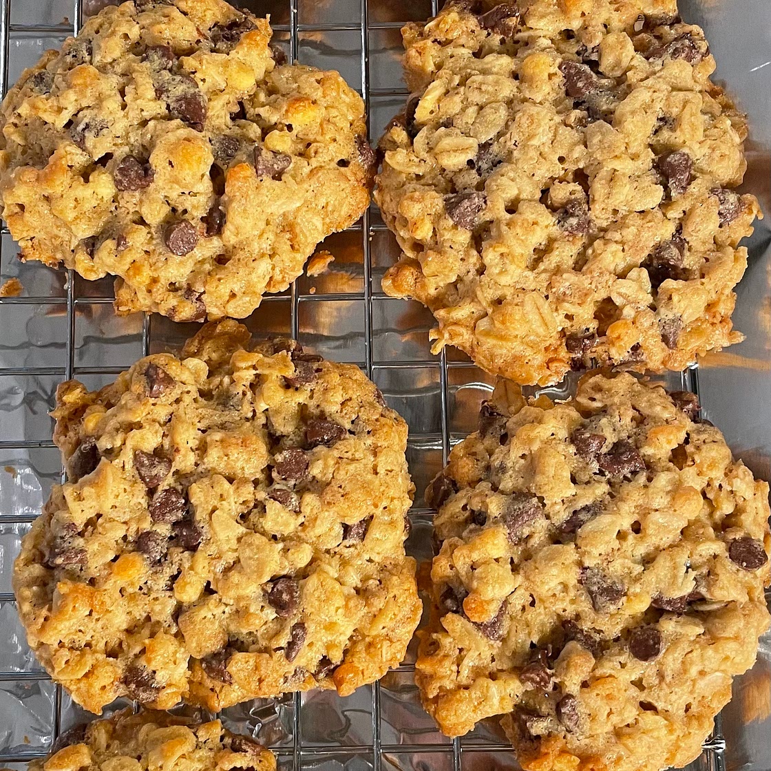 Chewy Chocolate Chip Oatmeal Cookies