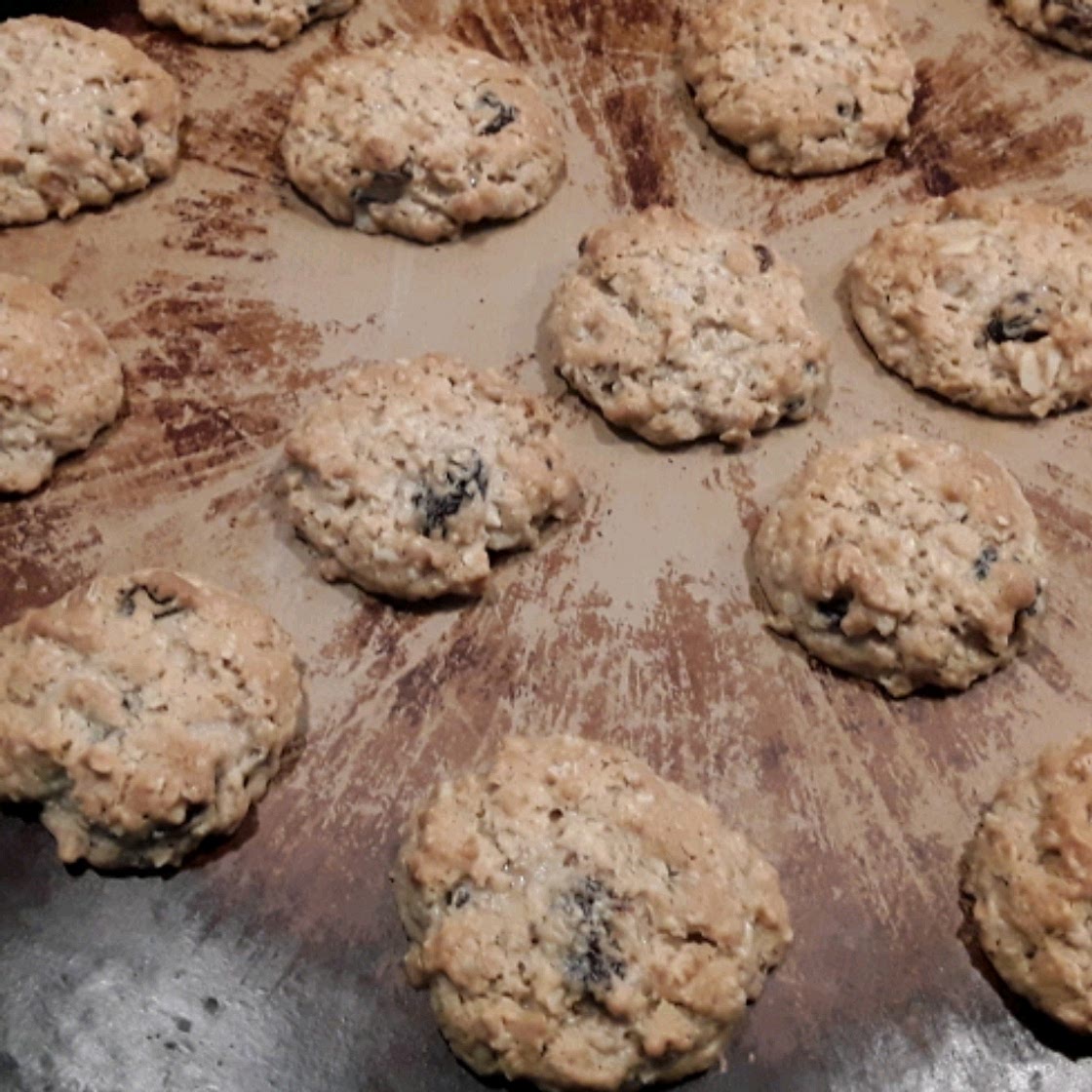 Soft Oatmeal Cookies