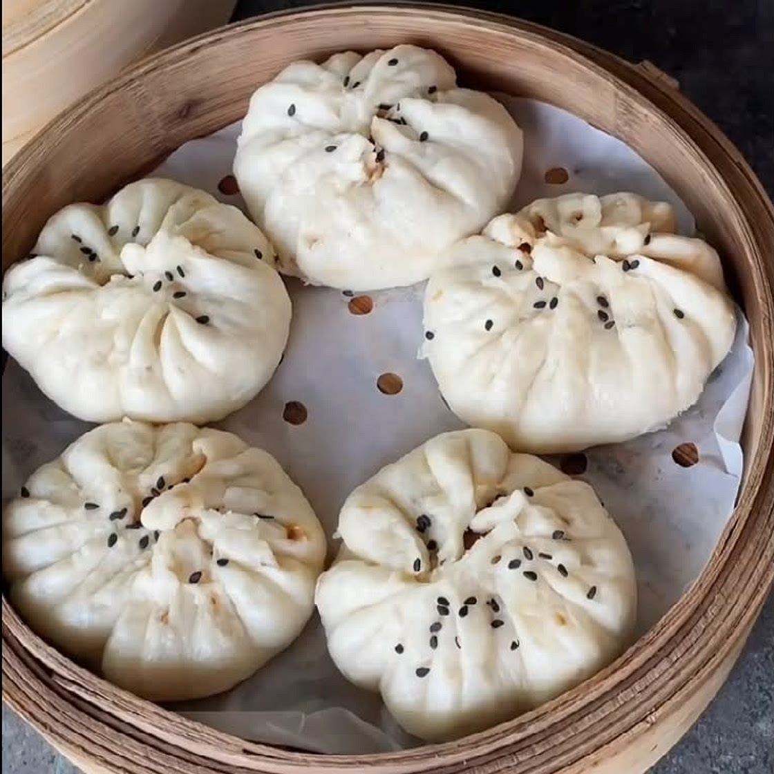 Filipino stramed pork buns
