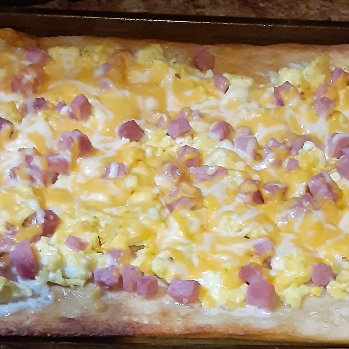 Cracked Out Breakfast Pizza