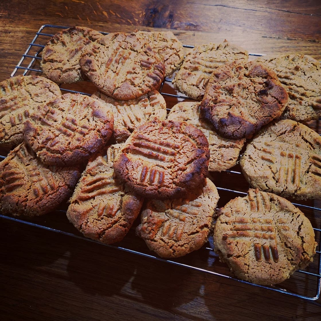 VEGAN PEANUT BUTTER COOKIES