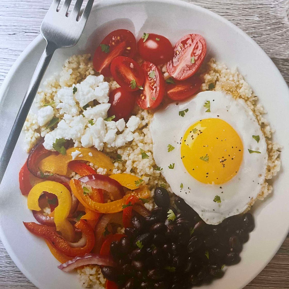 Pepper & egg couscous bowl 