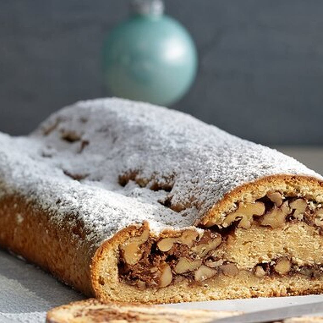 Mandel-Nuss-Stollen