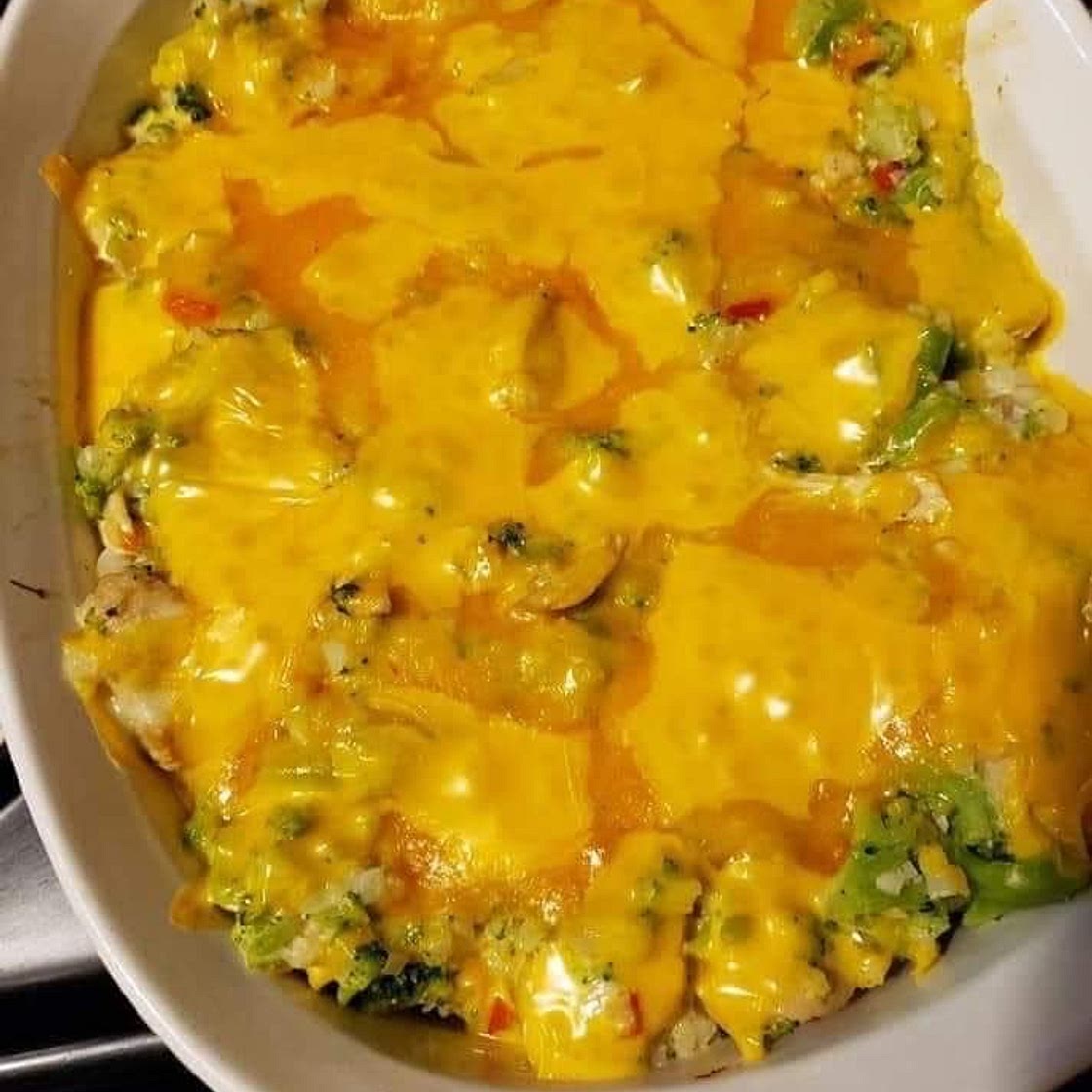 Chicken Broccoli 🥦 Cauliflower Rice Casserole!!😊
