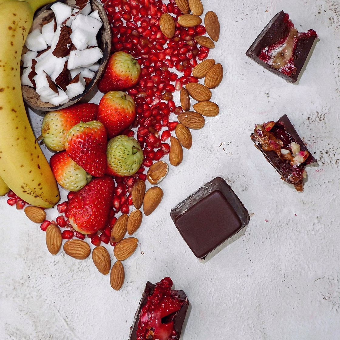  ⚠️Warning: You have Entered The Chocoholic Zone, So Buckle Up 🍫😋 🍫Ice Cube Tray Chocolate Anyone?😍 ⠀⠀⠀⠀ 😋These tasty bite-sized treats will delight your taste buds. A genius technique allows you to make rich and delicious homemade chocolates with min