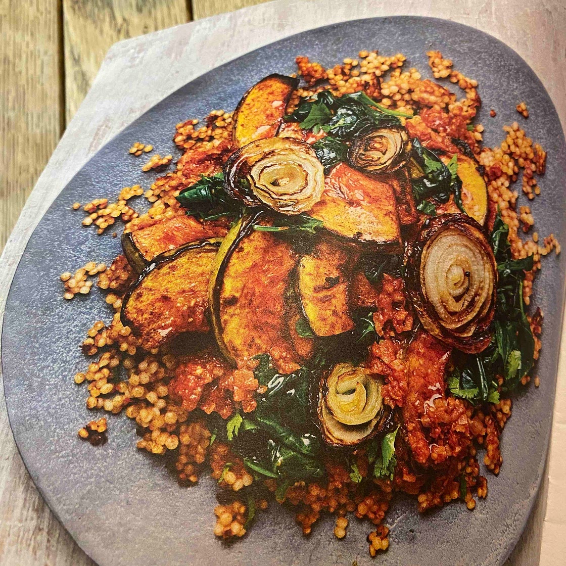 Crispy COUSCOuS with pumpkin and tomatoes