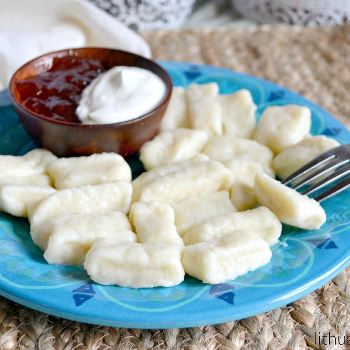 Traditional Farmer’s Cheese Dumplings / Tradiciniai varškės virtinukai