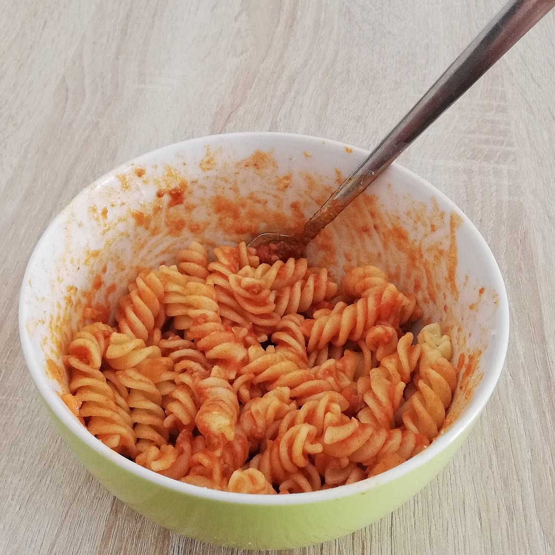 Nudeln mit Fertigsauce Tomate-Bolognese