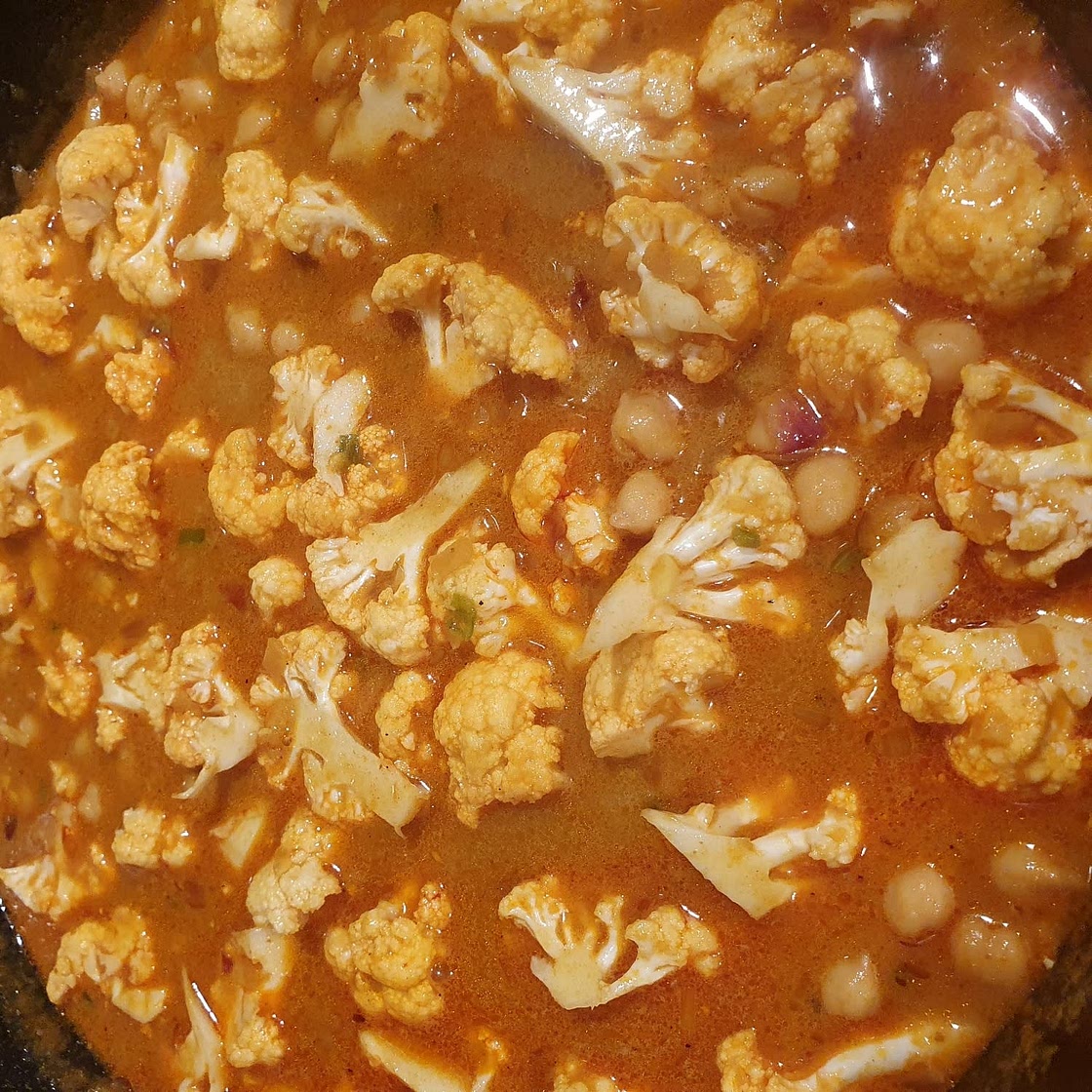 1-Pot Yellow Chickpea Cauliflower Curry