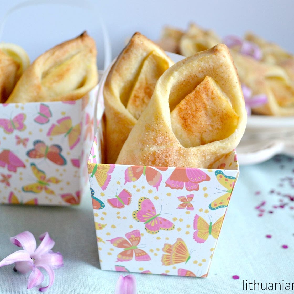 Farmer’s Cheese Cookies with Apples / Varškės skarelės su obuoliais