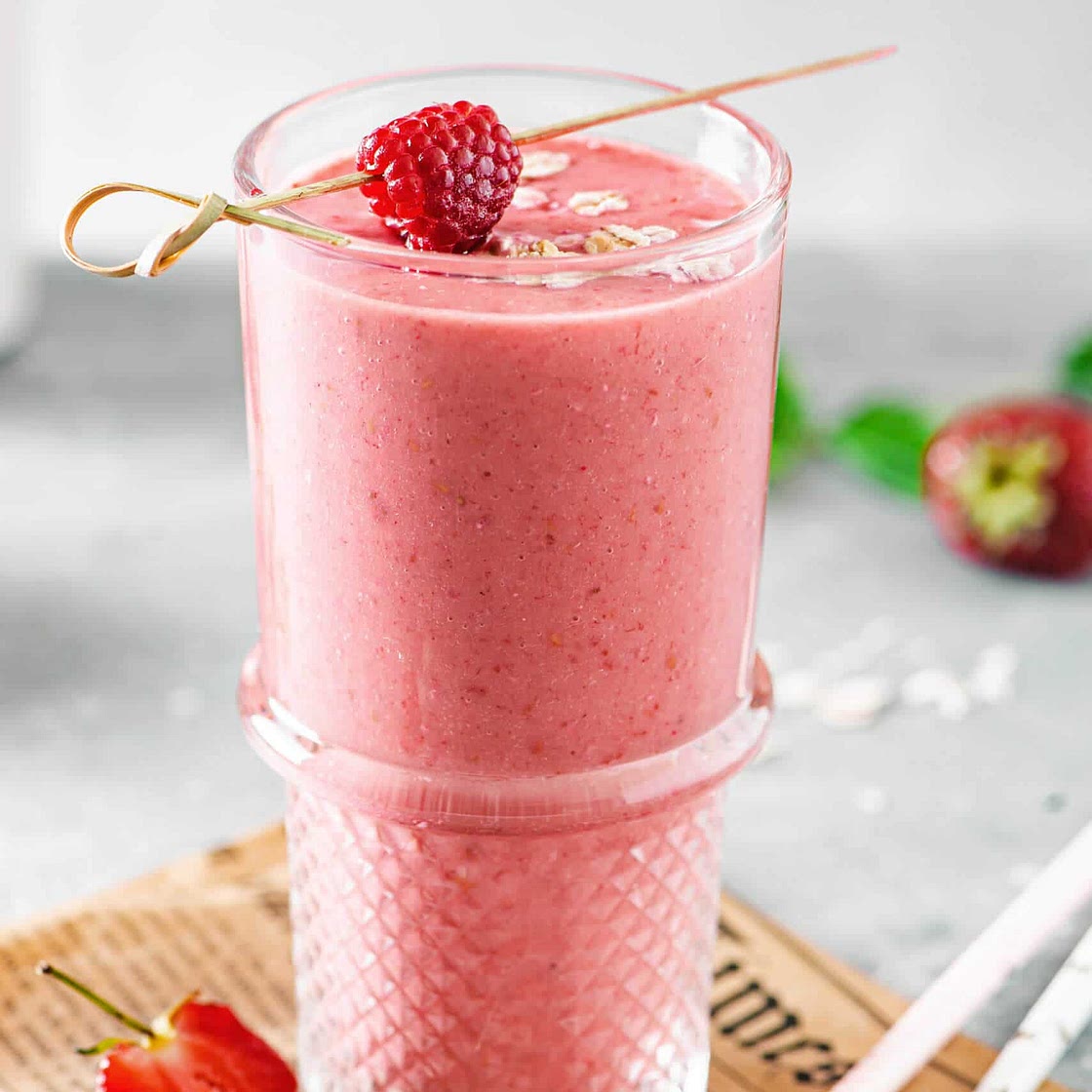 Energy Boosting Berry Banana Oat Smoothie