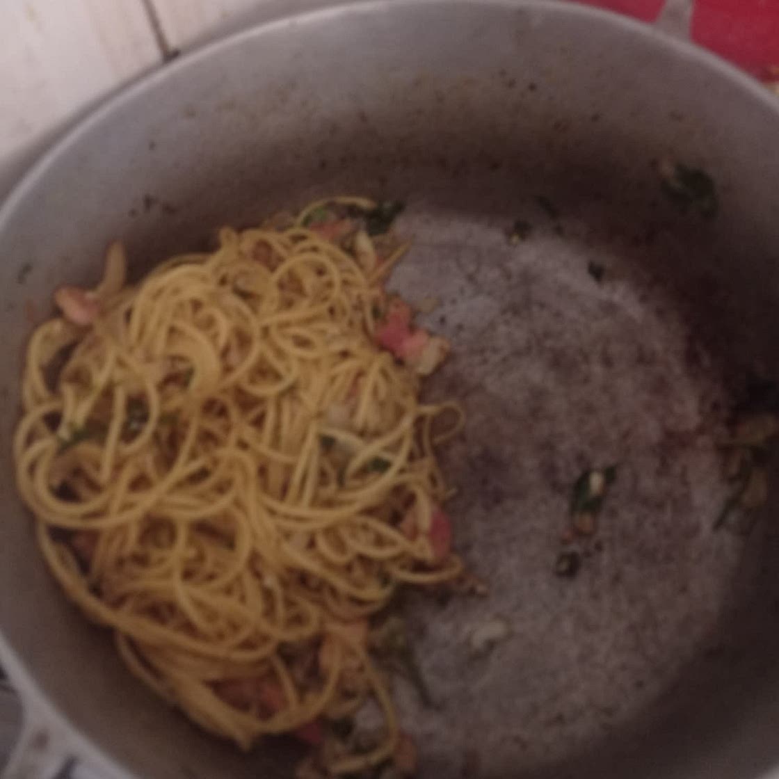 Espaguetis carbonara con huevo