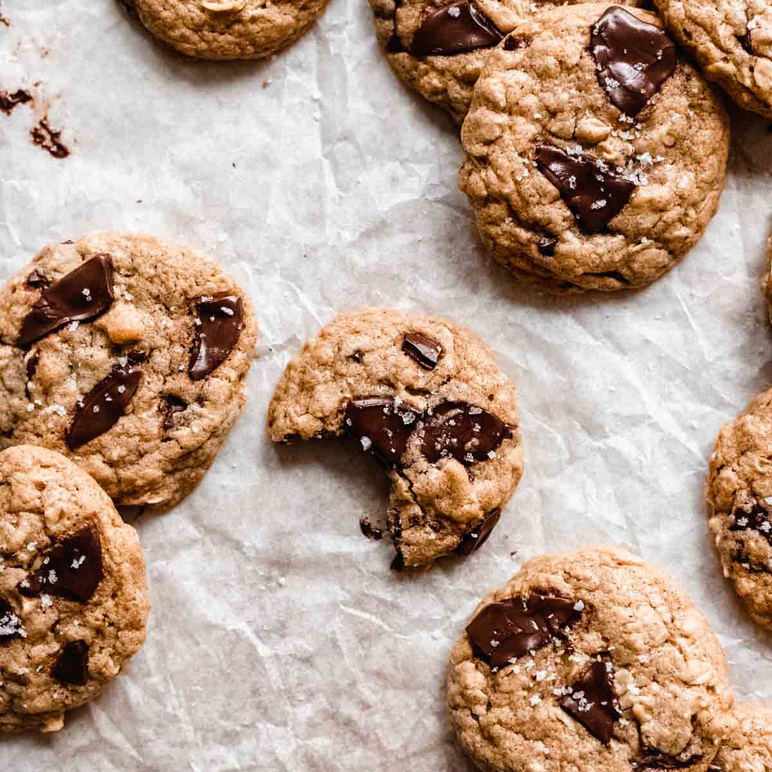 The Easiest Oatmeal Chocolate Chip Cookies