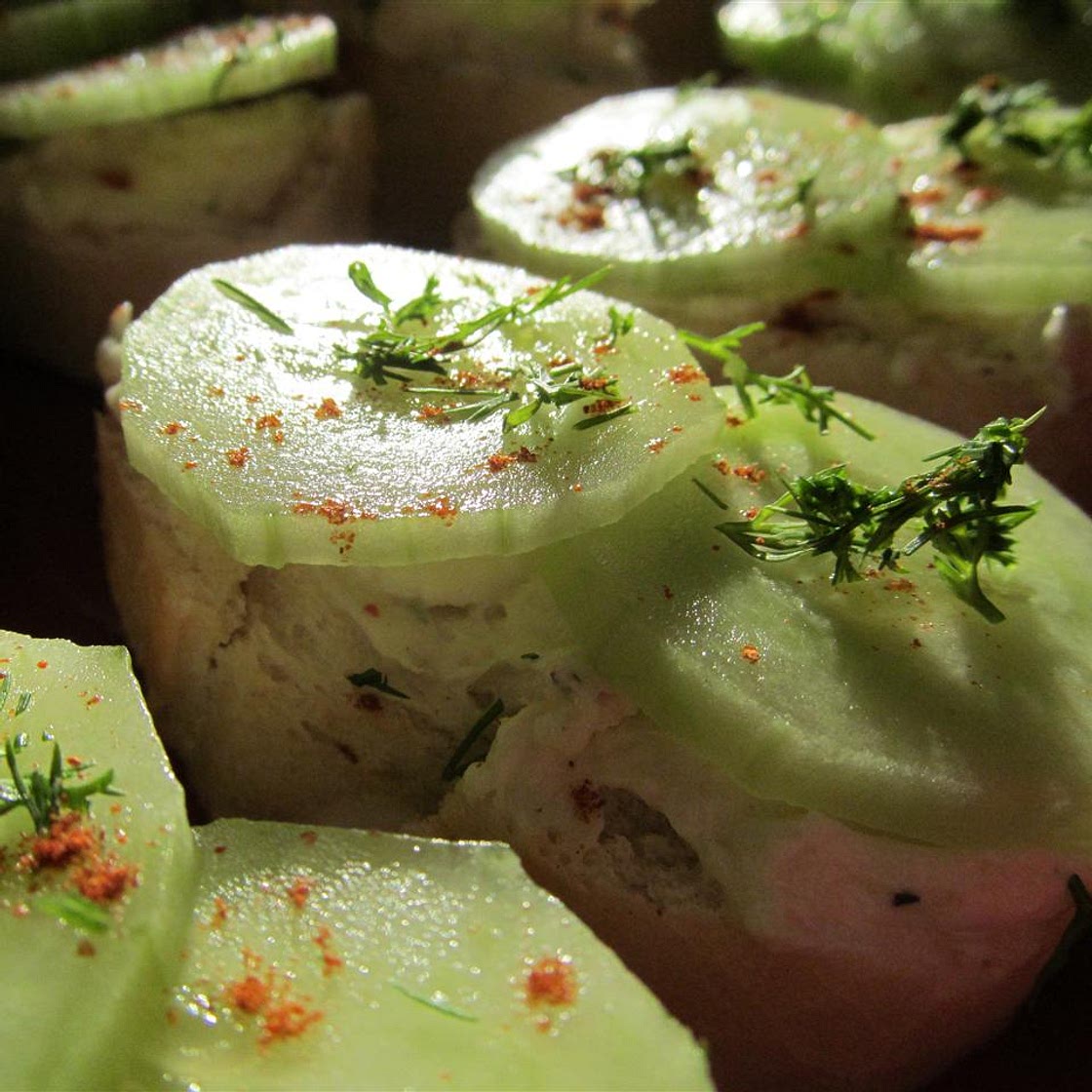 Creamy Dill Cucumber Toasties