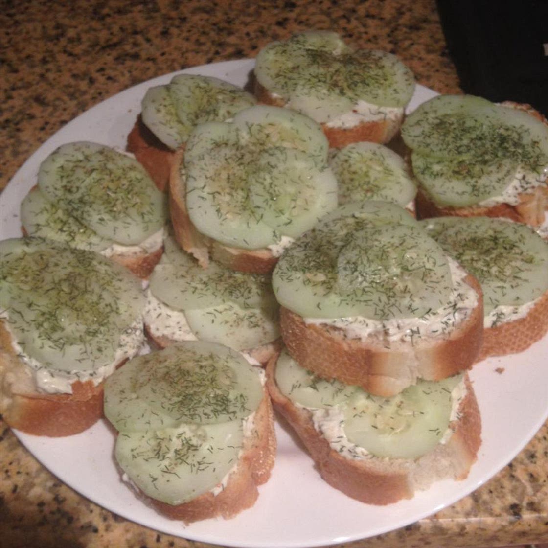 Creamy Dill Cucumber Toasties