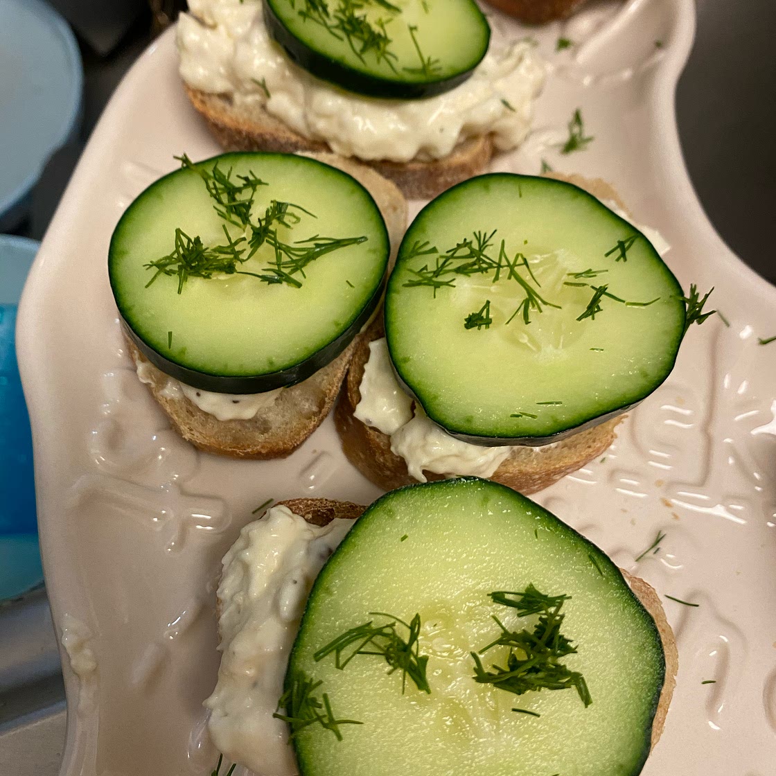 Creamy Dill Cucumber Toasties