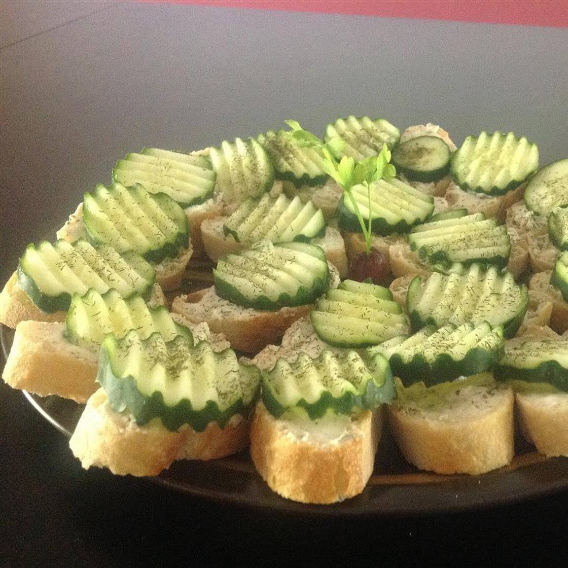 Creamy Dill Cucumber Toasties