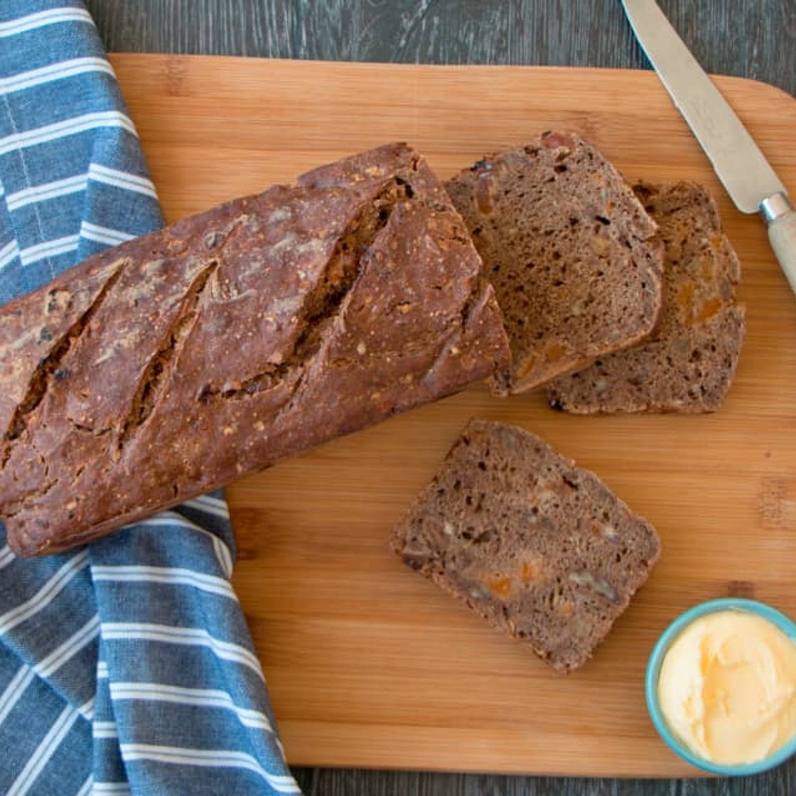 Fruit and nut loaf