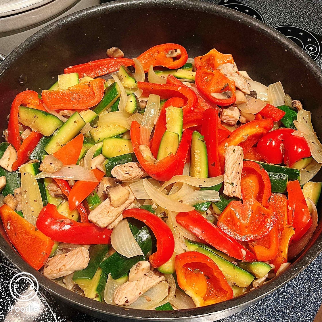 Pork and Zucchini Mixed Vegetable Stir-fry