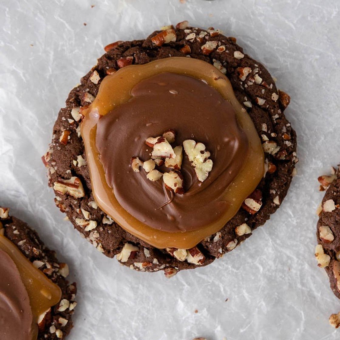 Crumbl 🙀 Chilled Turtle Cookies