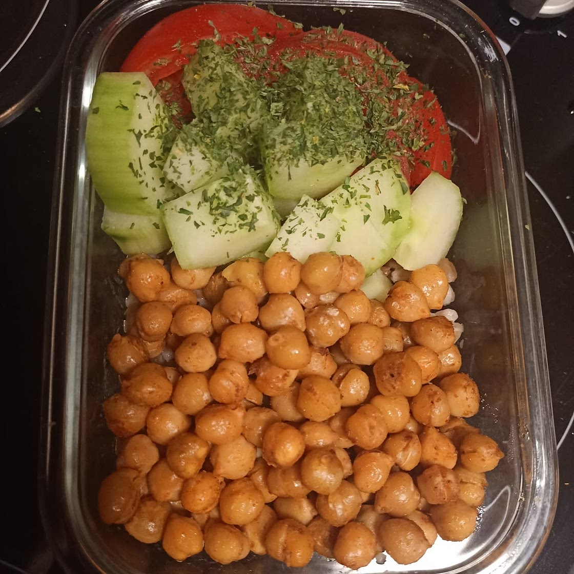 Mediterranean Farro Salad with Spiced Chickpeas