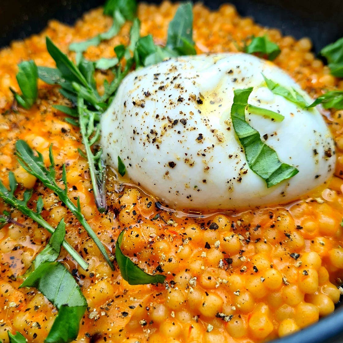 Couscous perlé à la crème de poivrons et burrata