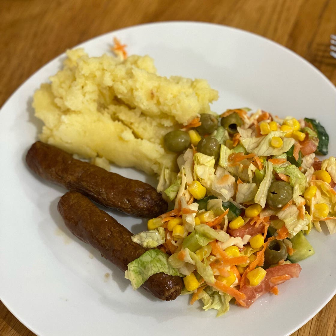 Salad with sausages 