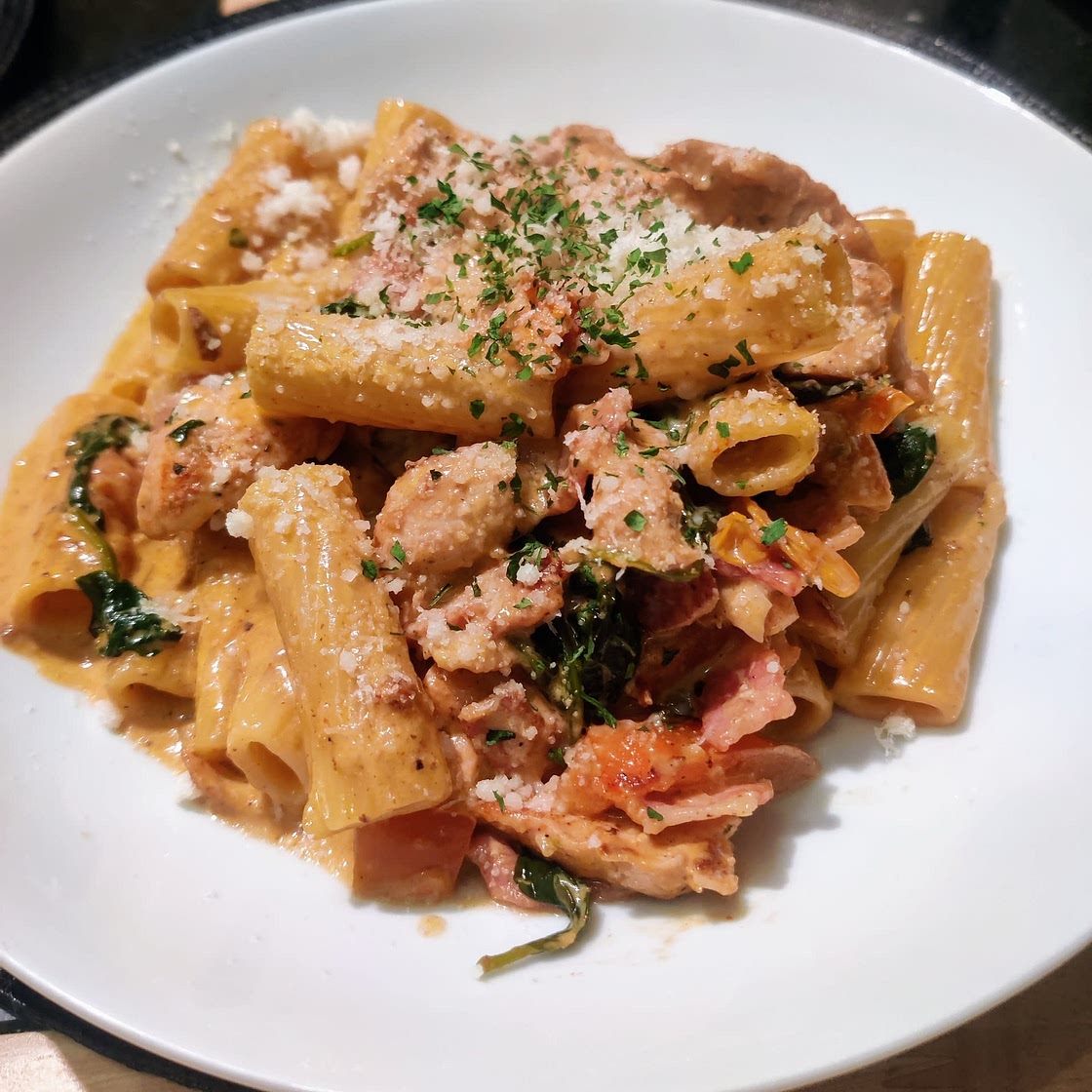 Chicken and Bacon Pasta with Spinach and Tomatoes in Garlic Cream Sauce