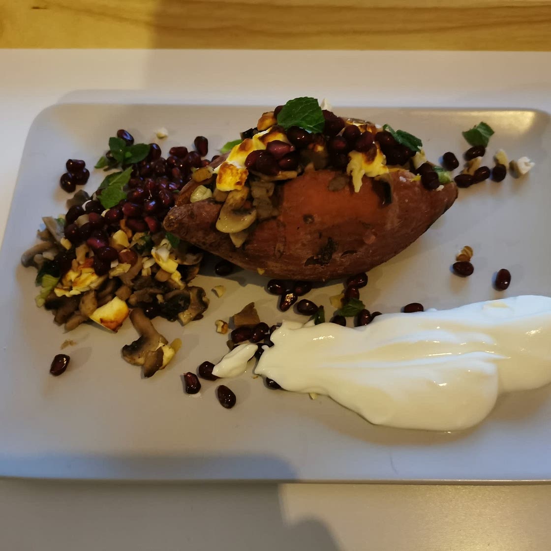 Gefüllte Süßkartoffeln mit Veggie-Füllung
