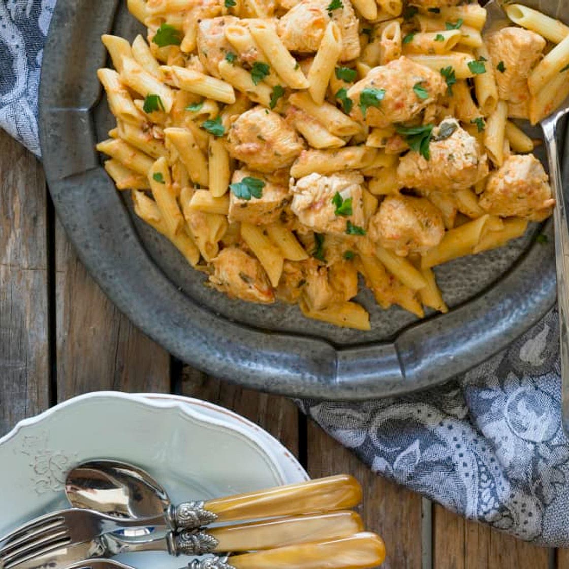 Creamy chicken and sun-dried tomato pasta