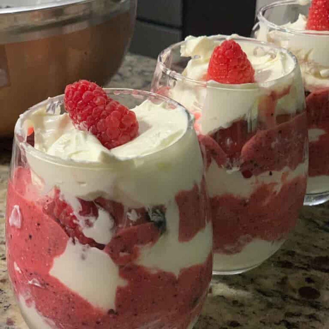 Keto Berry Cheesecake - Kizios Recipes