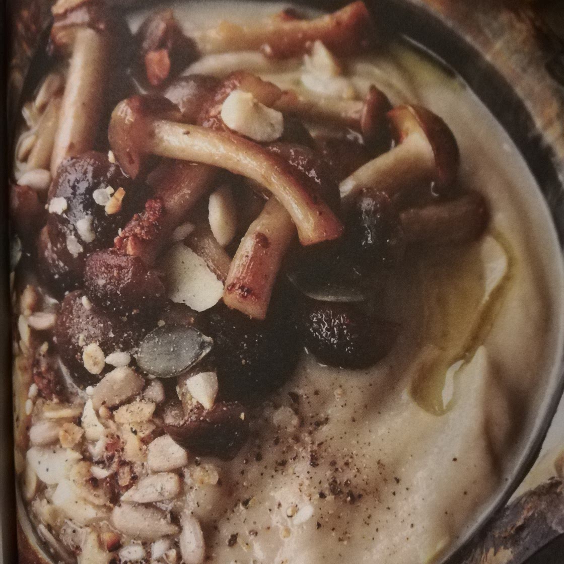 Creme aveludado de couve-flor, pastinaca e trufa