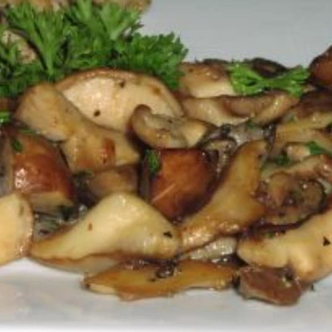 Hongos al ajillo