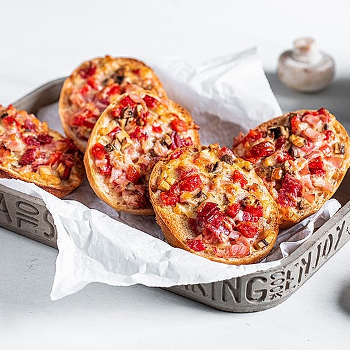 Superschnelle Pizzabrötchen