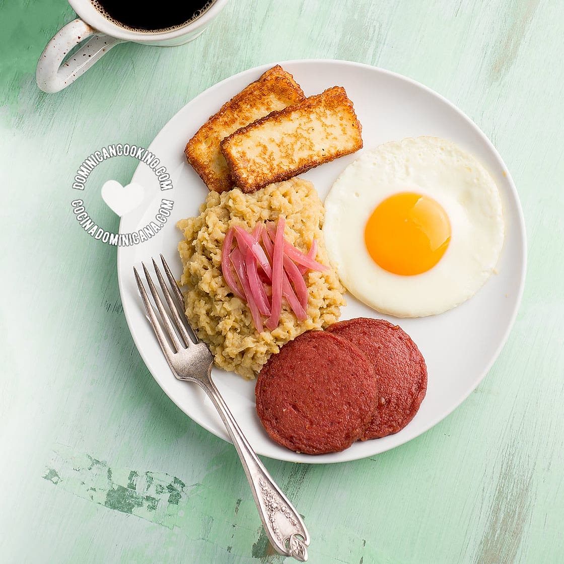 How to Make Mangu [Recipe + Video] Dominican Mashed Plantains